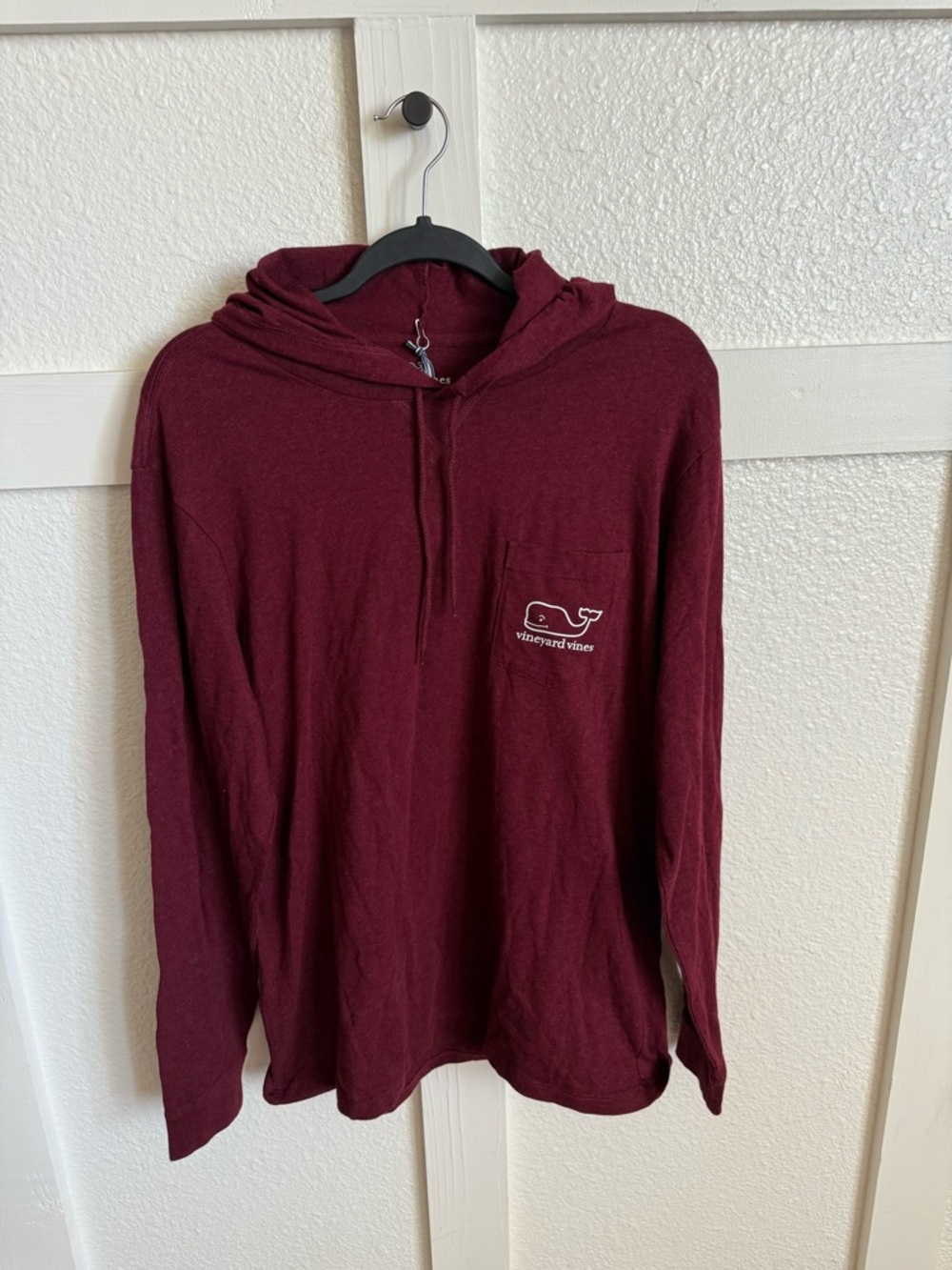 NWT Men’s Vineyard Vines Burgundy Whale Pocket Hoodie Top | Size M